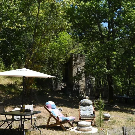 Il Castello Nel Bosco Bed & Breakfast *