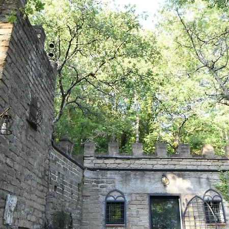 Il Castello Nel Bosco Gerano